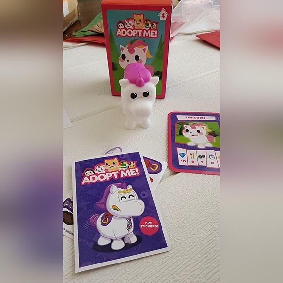 McDonald's Happy Meal 2023 Adopt Me! Toy #4 Unicorn - Picture 4 of 4